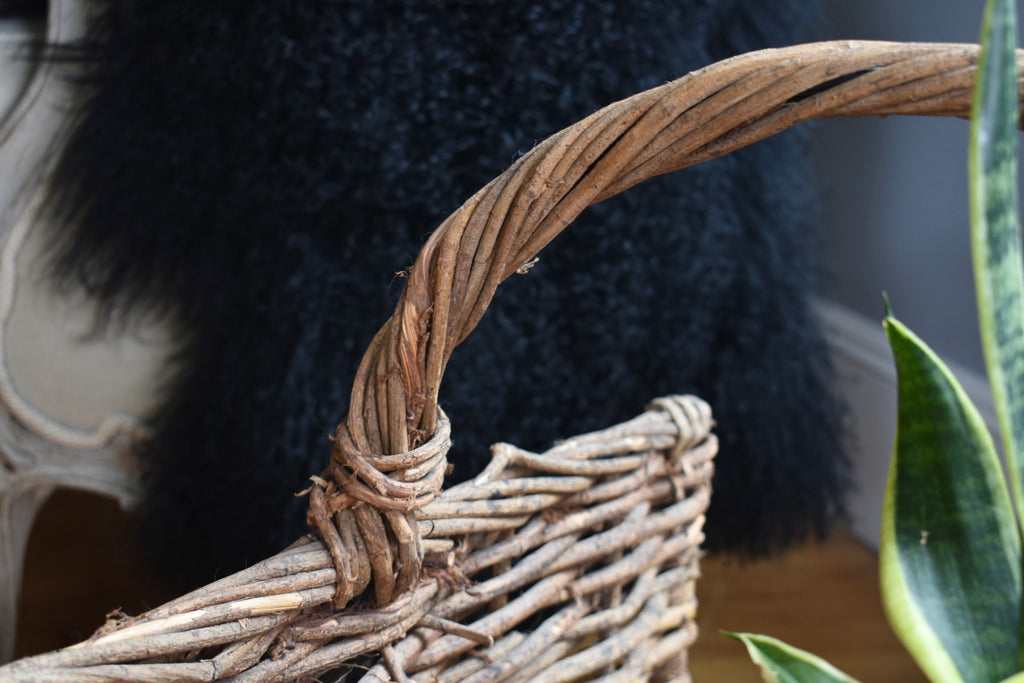 Grapevine Ambiance Basket